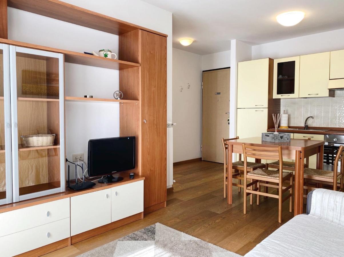 Eleonora 4A Apartman Temù Kültér fotó
