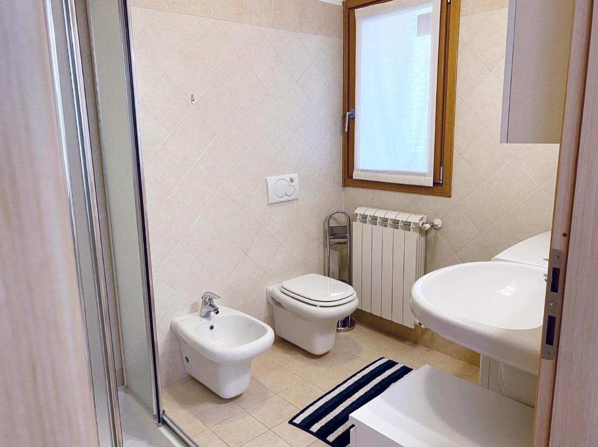 Eleonora 4A Apartman Temù Kültér fotó