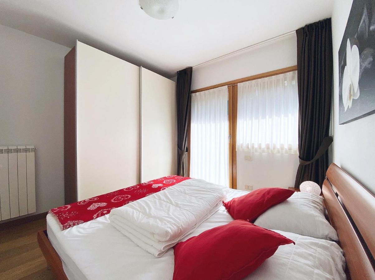 Eleonora 4A Apartman Temù Kültér fotó