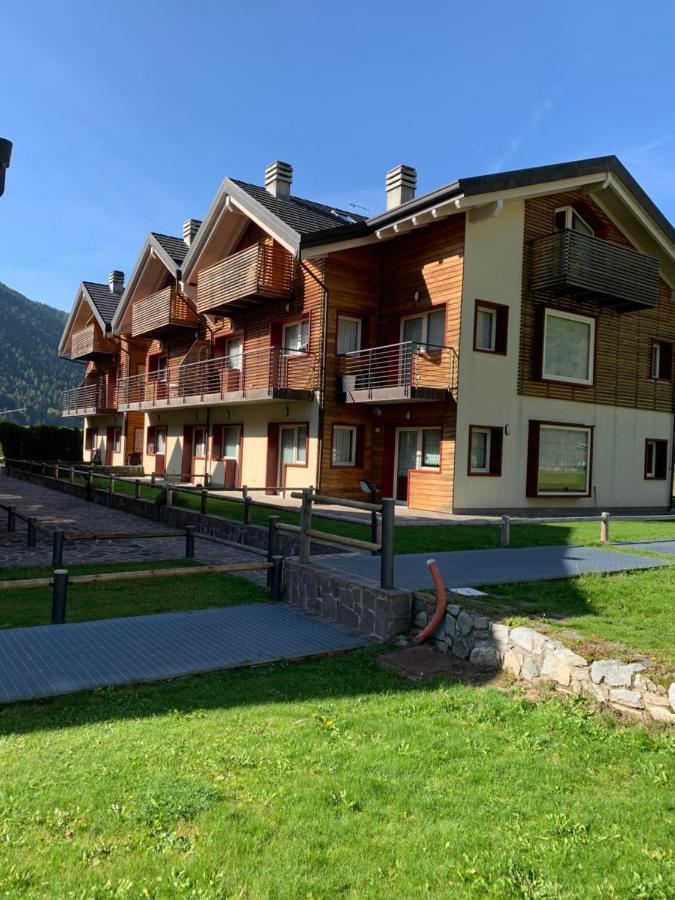 Eleonora 4A Apartman Temù Kültér fotó